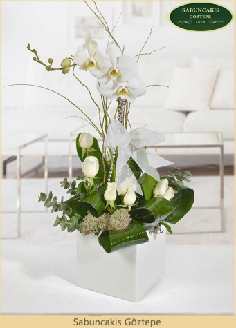 BOSTON - Seramik Vazoda Beyaz Orkideler Ve Güller