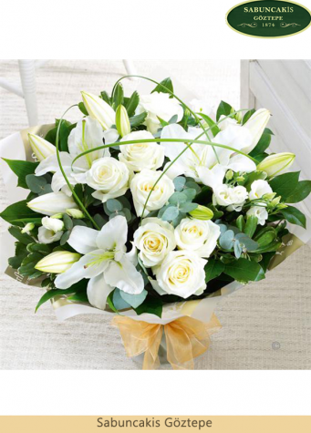 TORONTO - Beyaz Lilyum Gül ve Lisyantus ile Çiçek Buketi