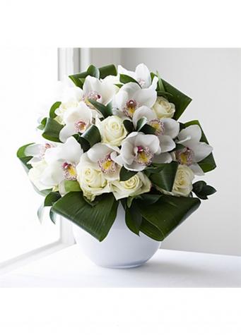AYSHA - Cam Vazoda Beyaz Orkide ve Güller ile Aranjman